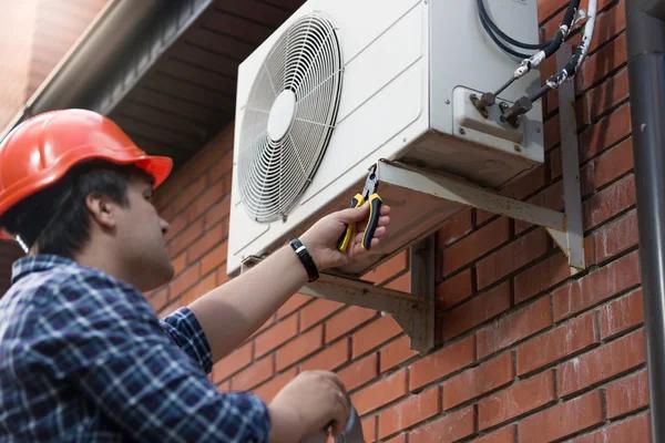 Signs Your AC Unit Needs Professional Repair in Elgin