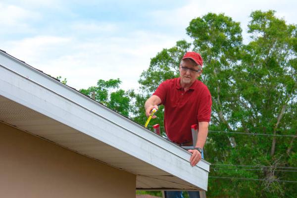 How Roofing Contractors Can Help You Choose the Right Materials for Your Roof